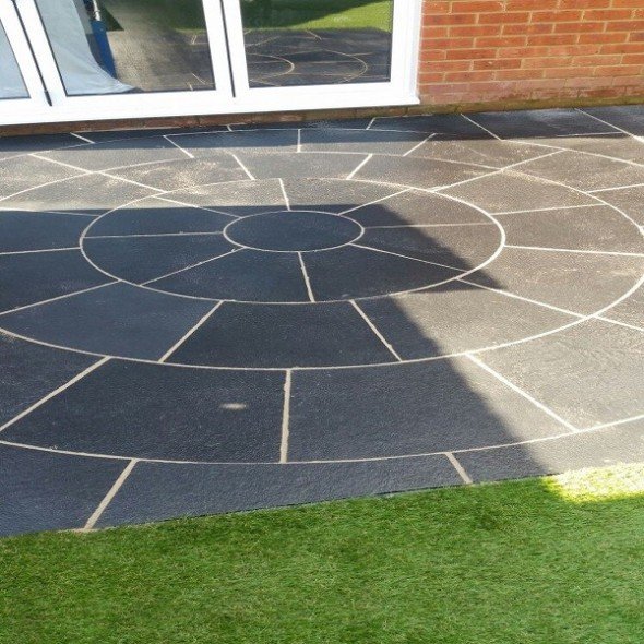 black-limestone-3m-circle